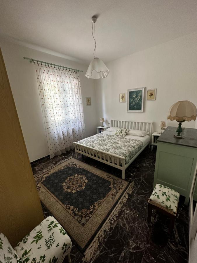 La Casa Dei Due Aranci Villa Albisola Superiore Exteriör bild